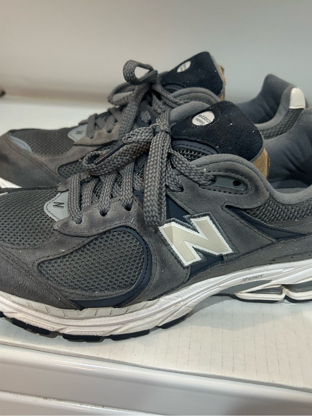 New Balance 2002r Women’s Size 9.5 Men's Size8 Running Shoes